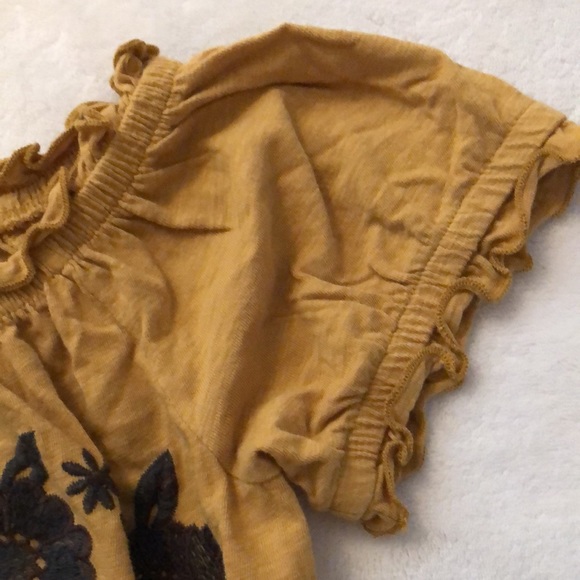 Boho embroidered cropped top in ochre from American Eagle Outfitters - Picture 3 of 9